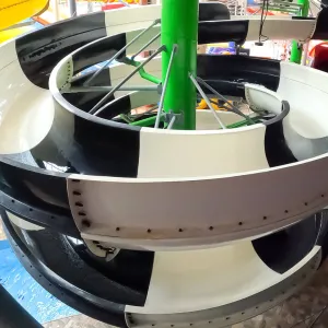 🎶 HIT, KTERÝ SE VYPLATÍ 💦 - vyhraj celodenní rodinnou vstupenku do Aquapalace Praha!