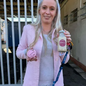 Dopolední kofein: nech si přivést kávu a makronky až do práce!