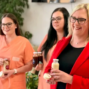 Dopolední kofein: nech si přivést kávu a makronky až do práce!