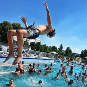 Letní jízda Hitrádia Černá Hora je zpět. Vyrážíme na nejlepší východočeská koupaliště