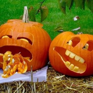 Funny-Pumpkin-Crying-And-Vomiting-Face-Picture