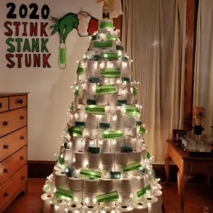 NETRADIČNÍ VÁNOČNÍ STROMKY, ANEB LIDSKÁ KREATIVITA NEZNÁ MEZÍ