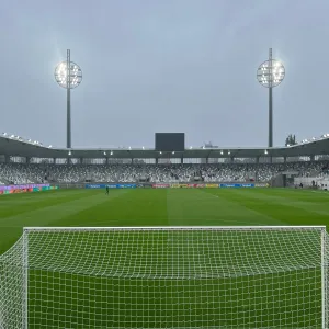 OBRAZEM: První zápas v nové fotbalové aréně vyhrál Hradec Králové