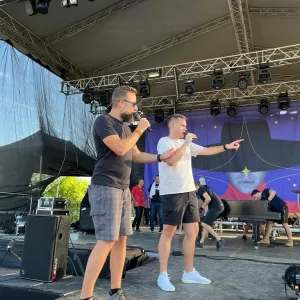 Hitrádio Černá Hora oslavilo 30 let. Jak to na Výravě vypadalo?