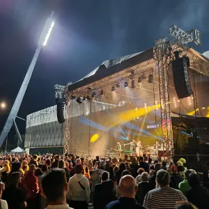 V Hradci Králové se otevřel nový fotbalový stadion