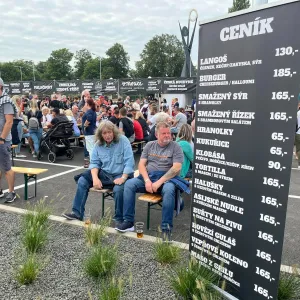 V Hradci Králové se otevřel nový fotbalový stadion