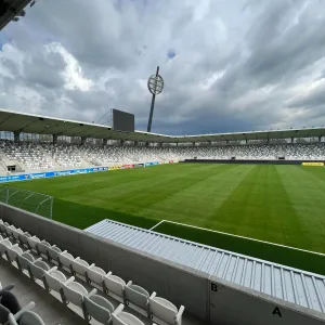 V Hradci Králové se otevřel nový fotbalový stadion