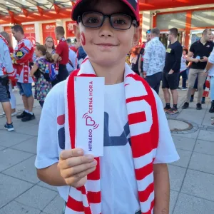 Pardubičtí hokejisté vkročili do extraligy vítězstvím. Padl návštěvnický rekord