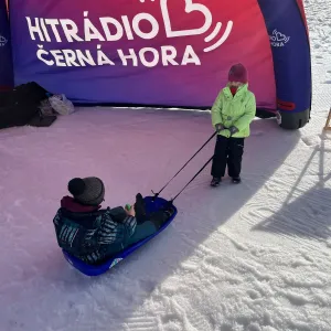 Zimní jízda s Hitrádiem Černá Hora. Skipasy, soutěže i mejdany přímo na sjezdovce
