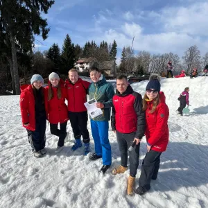 Zimní jízda s Hitrádiem Černá Hora. Skipasy, soutěže i mejdany přímo na sjezdovce