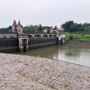FOTO: Povodí Labe preventivně vypustilo vodní nádrže