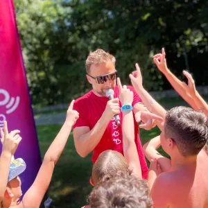Hitrádio Černá Hora vyráží na koupaliště. Je tady LETNÍ JÍZDA!