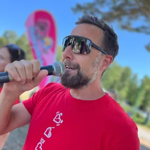 Hitrádio Černá Hora vyráží na koupaliště. Je tady LETNÍ JÍZDA!