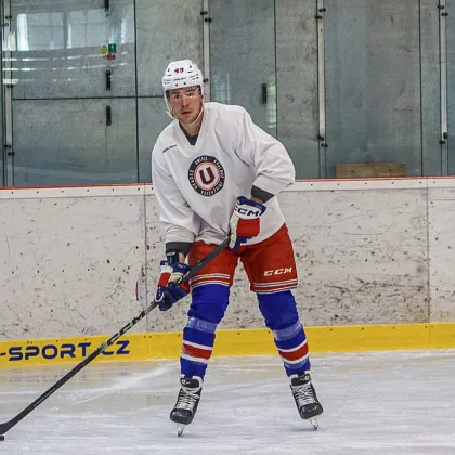 Z NCAA až do NHL. Jaroslav Chmelař trénoval s UNIted HK a ocenil český univerzitní hokej