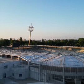 VIDEO: Jak vypadá rozestavěný fotbalový stadion v Hradci Králové