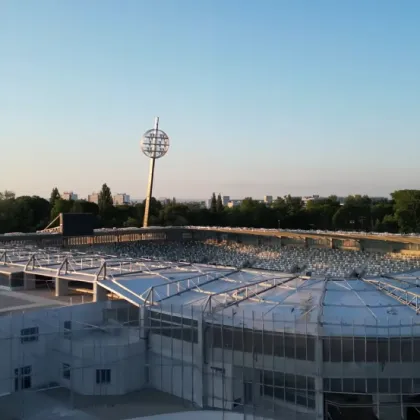 VIDEO: Jak vypadá rozestavěný fotbalový stadion v Hradci Králové