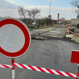 VIDEO: Přes Řečany se bude jezdit po mostním provizoriu