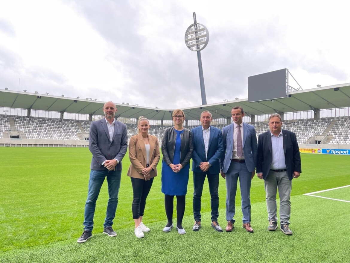Fotbalový stadion v Hradci Králové zažije první mezinárodní utkání