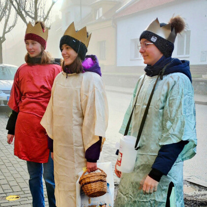 Začíná Tříkrálová sbírka. Koledníky budeme v ulicích potkávat 14 dnů