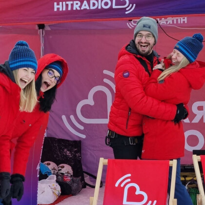 Zimní jízda s Hitrádiem Černá Hora. Skipasy, soutěže i mejdany přímo na sjezdovce