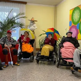 Parta vozíčkářů z Hořic chce vyrazit k moři. Na jejich sen se skládá veřejnost