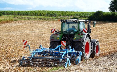 Zemědělci vjedou s traktory do Hradce Králové. V celém kraji nasadí asi 200 strojů