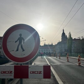 Oprava mostu v centru Hradce Králové ode dneška zkomplikuje dopravu ve městě