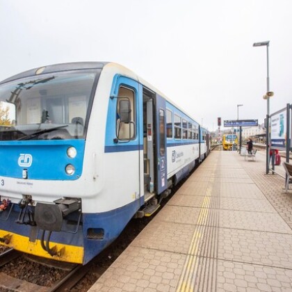 Turistické vlaky a autobusy v Královéhradeckém kraji vyjedou 27. dubna