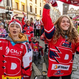 Třinec porazil Pardubice 4:1. O vítězi extraligy rozhodne sedmý zápas