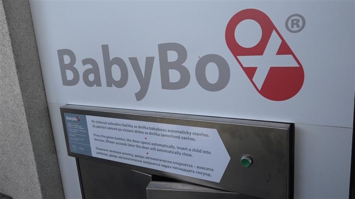 Ve Svitavách někdo odložil do babyboxu novorozenou holčičku