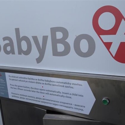 Ve Svitavách někdo odložil do babyboxu novorozenou holčičku