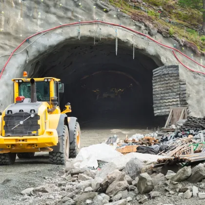 Odstřely tunelu Homole na D35 potrvají nejméně měsíc. Pak nastoupí vrtačky