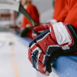 Hokejoví fanoušci Hradce Králové uvidí zápasy s Pardubicemi na obrazovce před arénou