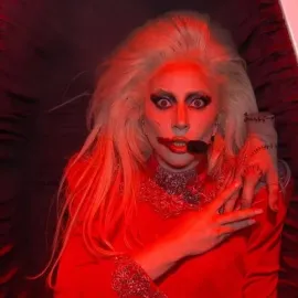 Lady Gaga míří do Wednesday. Netflix ukázal prvních šest minut nové série