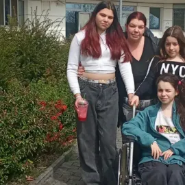 Anetka (11) bojuje s nádorem na mozku, rodina potřebuje pomoc