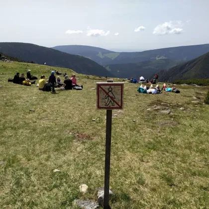 Krkonošští strážci přírody pokutují turisty za porušování pravidel