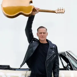 Hradec čeká velká hudební akce. Jak bude vypadat koncert Bryan Adamse na letišti?