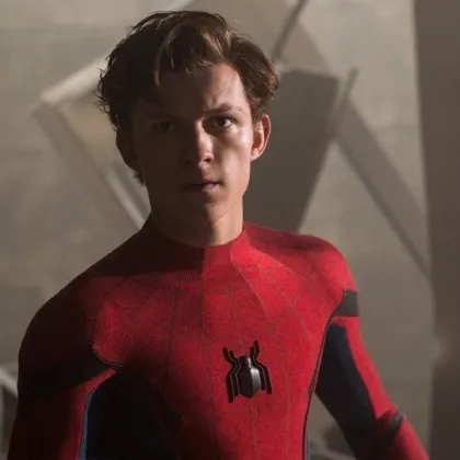 Tom Holland se vrací jako Spider-Man. Nový oblek i známé tváře