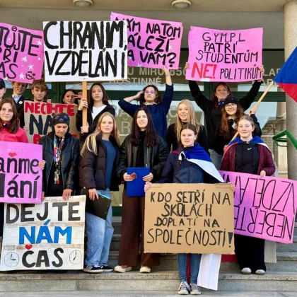 Ředitel gymnázia v Hostinném chce v diskusi představit možné plány do budoucna