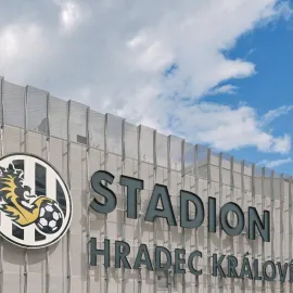 Zastupitelé Hradce Králové schválili prodej fotbalu firmě kolem Nedvěda a Ulicha