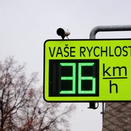 Nové radary u Vysokého Mýta zachytily tisíce řidičů. Pokuty chodí do druhého dne