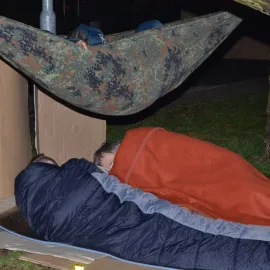 Noc venku ve Dvoře Králové připomene, jaké to je nemít střechu nad hlavou