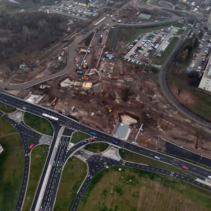 Přestavěnou křižovatku Mileta by Hradec Králové mohl otevřít v květnu