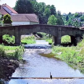 Rekonstrukce kamenného mostu v Dolním Újezdě: Historie dostane novou šanci