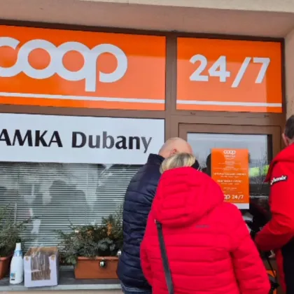 Dubany u Pardubic otevřely první samoobslužnou prodejnu na venkově