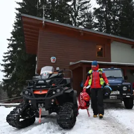 Horská služba v Krkonoších bude jezdit auty na elektřinu